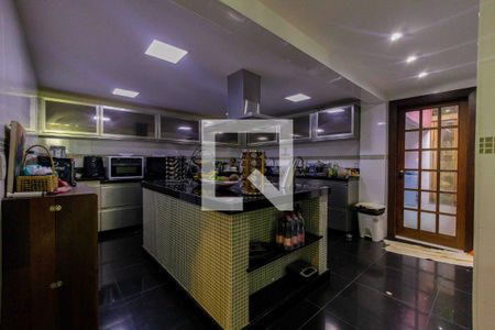 Casa de condomínio à venda com 1000m², 5 quartos e 5 vagasCozinha