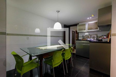 Casa de condomínio à venda com 1000m², 5 quartos e 5 vagasCozinha