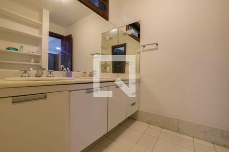 Casa de condomínio à venda com 1000m², 5 quartos e 5 vagasBanheiro Suíte 2