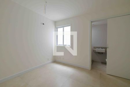 Apartamento à venda com 330m², 4 quartos e 4 vagasSuíte 3