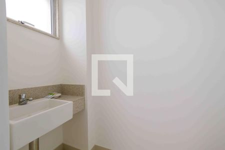 Apartamento à venda com 330m², 4 quartos e 4 vagasBanheiro da Suíte 1 da Cobertura