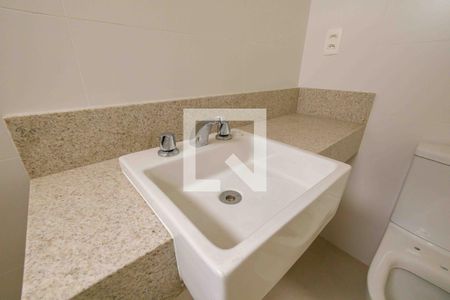 Apartamento à venda com 330m², 4 quartos e 4 vagasBanheiro da Suíte 3