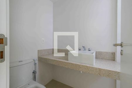 Apartamento à venda com 330m², 4 quartos e 4 vagasBanheiro da Suíte 4