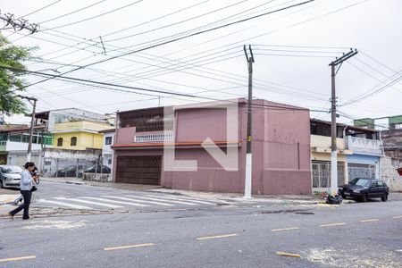 Casa à venda com 120m², 3 quartos e 2 vagasFachada