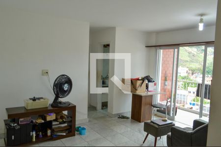 Sala  de apartamento à venda com 2 quartos, 75m² em Tanque, Rio de Janeiro