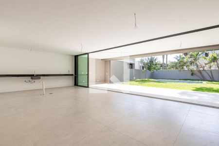 Casa à venda com 4 quartos, 845m² em Chácara Santo Antônio, São Paulo