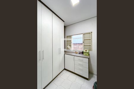 Quarto 2 de casa à venda com 4 quartos, 130m² em Vila Canero, São Paulo