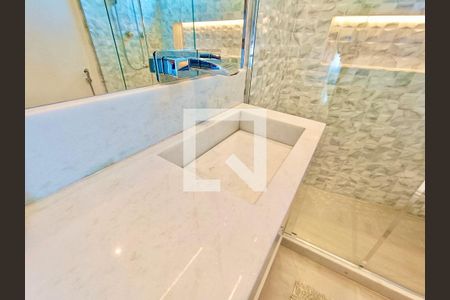 Apartamento para alugar com 85m², 2 quartos e 1 vaga Apartamento para alugar com 85m², 2 quartos e 1 vagaBanheiro social