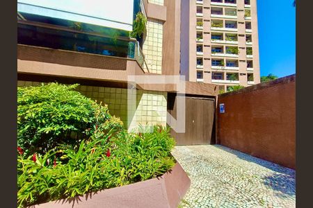 Apartamento para alugar com 85m², 2 quartos e 1 vaga Apartamento para alugar com 85m², 2 quartos e 1 vagaFachada com cartaz QA.