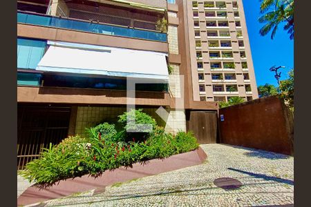 Apartamento para alugar com 85m², 2 quartos e 1 vaga Apartamento para alugar com 85m², 2 quartos e 1 vagaFachada com cartaz QA