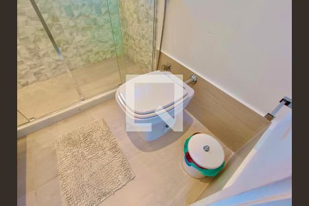 Apartamento para alugar com 85m², 2 quartos e 1 vaga Apartamento para alugar com 85m², 2 quartos e 1 vagaBanheiro social