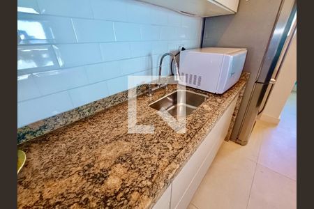 Apartamento para alugar com 85m², 2 quartos e 1 vaga Apartamento para alugar com 85m², 2 quartos e 1 vagaCozinha americana