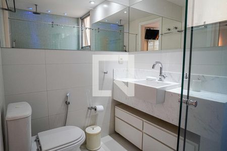 Banheiro da Suíte de apartamento para alugar com 2 quartos, 70m² em Icaraí, Niterói