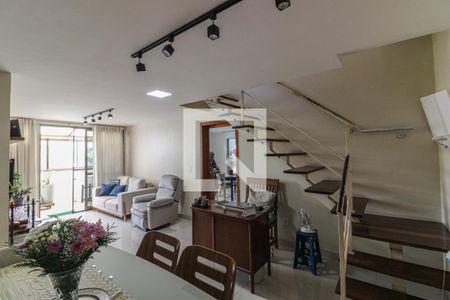 Apartamento à venda com 290m², 4 quartos e 2 vagas Apartamento à venda com 290m², 4 quartos e 2 vagasSala