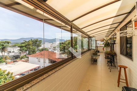 Apartamento à venda com 290m², 4 quartos e 2 vagas Apartamento à venda com 290m², 4 quartos e 2 vagasVaranda