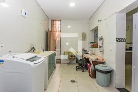 Casa à venda com 250m², 3 quartos e 8 vagas Casa à venda com 250m², 3 quartos e 8 vagasÁrea de Serviço