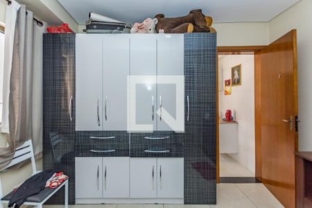 Casa à venda com 250m², 3 quartos e 8 vagas Casa à venda com 250m², 3 quartos e 8 vagasKitnet