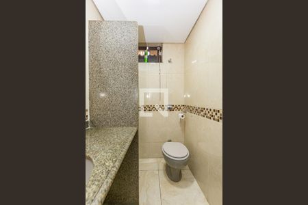 Casa à venda com 250m², 3 quartos e 8 vagas Casa à venda com 250m², 3 quartos e 8 vagasBanheiro Social 1