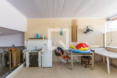 Casa à venda com 250m², 3 quartos e 8 vagas Casa à venda com 250m², 3 quartos e 8 vagasÁrea de Serviço