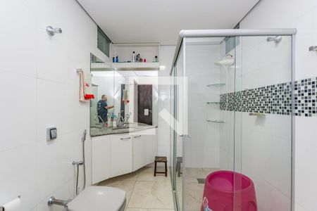 Casa à venda com 250m², 3 quartos e 8 vagas Casa à venda com 250m², 3 quartos e 8 vagasBanheiro da Suíte