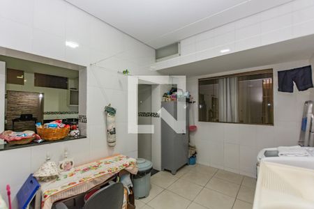 Casa à venda com 250m², 3 quartos e 8 vagas Casa à venda com 250m², 3 quartos e 8 vagasÁrea de Serviço
