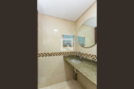 Casa à venda com 250m², 3 quartos e 8 vagas Casa à venda com 250m², 3 quartos e 8 vagasBanheiro Social 1