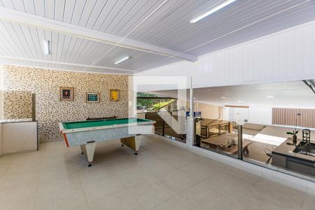 Casa à venda com 250m², 3 quartos e 8 vagas Casa à venda com 250m², 3 quartos e 8 vagasVaranda