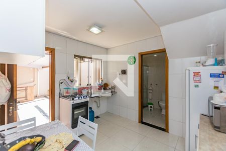 Casa à venda com 250m², 3 quartos e 8 vagas Casa à venda com 250m², 3 quartos e 8 vagasKitnet