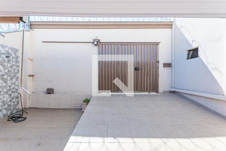 Casa à venda com 250m², 3 quartos e 8 vagas Casa à venda com 250m², 3 quartos e 8 vagasÁrea comum