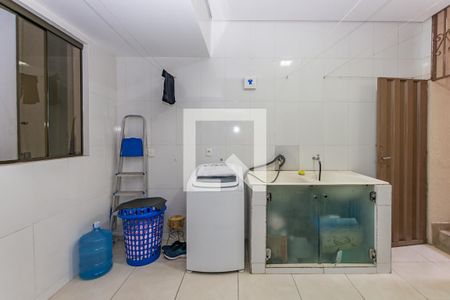 Casa à venda com 250m², 3 quartos e 8 vagas Casa à venda com 250m², 3 quartos e 8 vagasÁrea de Serviço