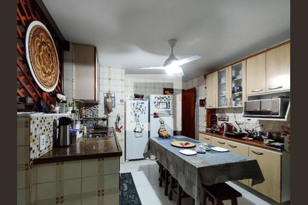 Apartamento à venda com 123m², 3 quartos e 2 vagas Apartamento à venda com 123m², 3 quartos e 2 vagasCozinha