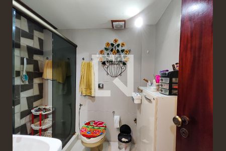 Apartamento à venda com 123m², 3 quartos e 2 vagas Apartamento à venda com 123m², 3 quartos e 2 vagasBanheiro da Suíte