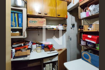 Apartamento à venda com 123m², 3 quartos e 2 vagas Apartamento à venda com 123m², 3 quartos e 2 vagasQuarto de Serviço