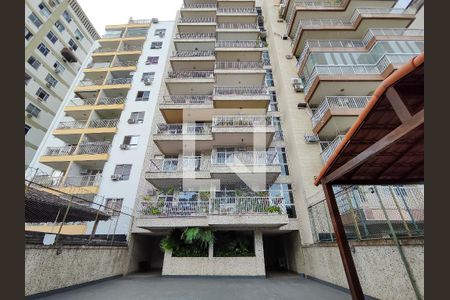 Apartamento à venda com 123m², 3 quartos e 2 vagas Apartamento à venda com 123m², 3 quartos e 2 vagasFachada e portaria