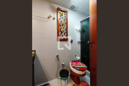 Apartamento à venda com 123m², 3 quartos e 2 vagas Apartamento à venda com 123m², 3 quartos e 2 vagasBanheiro Corredor