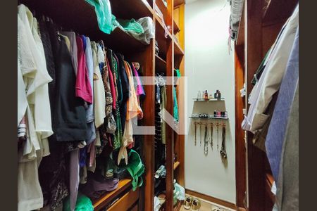 Apartamento à venda com 123m², 3 quartos e 2 vagas Apartamento à venda com 123m², 3 quartos e 2 vagasCloset da suíte