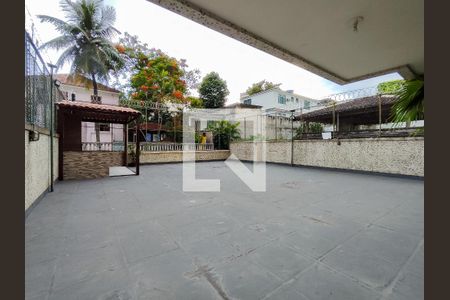 Apartamento à venda com 123m², 3 quartos e 2 vagas Apartamento à venda com 123m², 3 quartos e 2 vagasÁrea comum - Playground