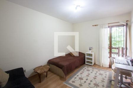 Casa à venda com 338m², 4 quartos e 4 vagas Casa à venda com 338m², 4 quartos e 4 vagasQuarto 1