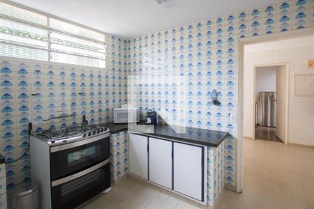 Casa à venda com 338m², 4 quartos e 4 vagas Casa à venda com 338m², 4 quartos e 4 vagasCozinha