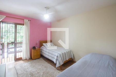 Casa à venda com 338m², 4 quartos e 4 vagas Casa à venda com 338m², 4 quartos e 4 vagasQuarto 3