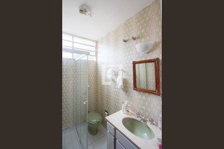 Casa à venda com 338m², 4 quartos e 4 vagas Casa à venda com 338m², 4 quartos e 4 vagasBanheiro 2