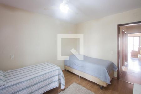 Casa à venda com 338m², 4 quartos e 4 vagas Casa à venda com 338m², 4 quartos e 4 vagasQuarto 3