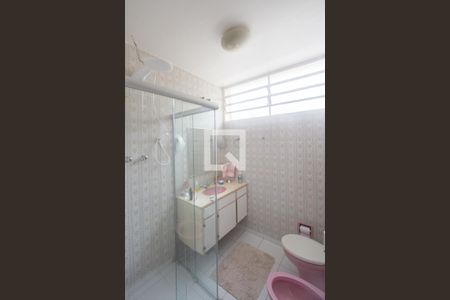 Casa à venda com 338m², 4 quartos e 4 vagas Casa à venda com 338m², 4 quartos e 4 vagasBanheiro 1