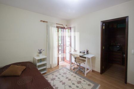 Casa à venda com 338m², 4 quartos e 4 vagas Casa à venda com 338m², 4 quartos e 4 vagasQuarto 1