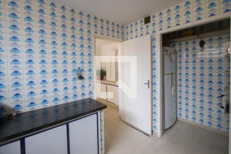 Casa à venda com 338m², 4 quartos e 4 vagas Casa à venda com 338m², 4 quartos e 4 vagasCozinha