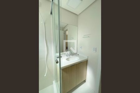 Banheiro de kitnet/studio para alugar com 1 quarto, 30m² em Bom Fim, Porto Alegre