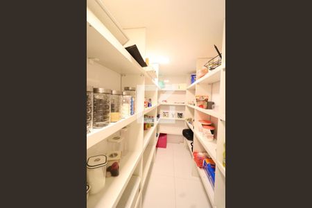 Casa à venda com 800m², 5 quartos e 4 vagasDespensa