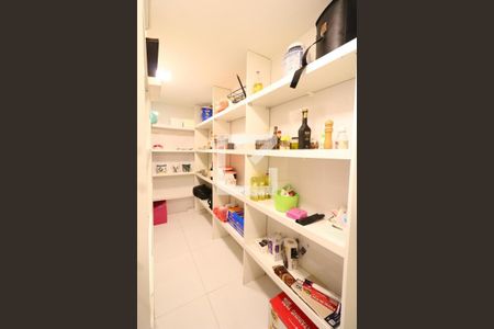 Casa à venda com 800m², 5 quartos e 4 vagasDespensa