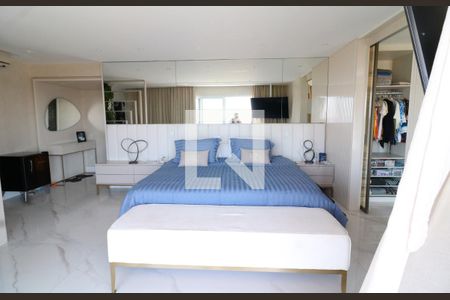 Casa à venda com 800m², 5 quartos e 4 vagasSuíte 1