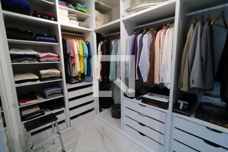 Casa à venda com 800m², 5 quartos e 4 vagasCloset 1 da Suíte 1